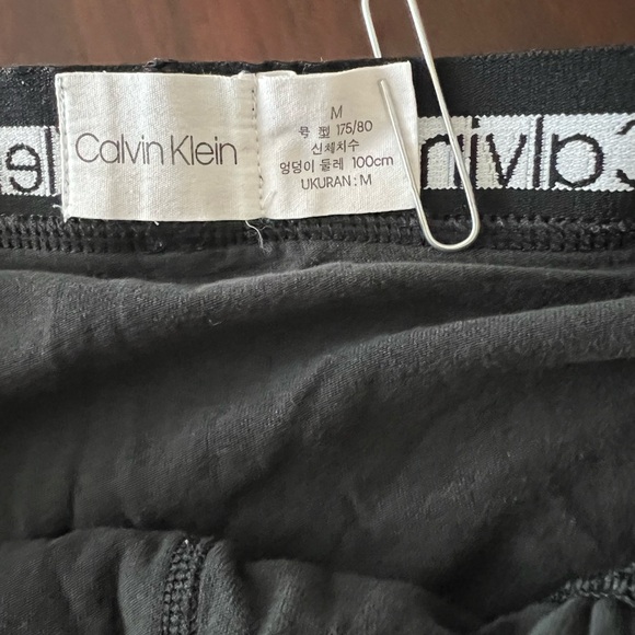 Calvin Klein - Picture 4 of 4